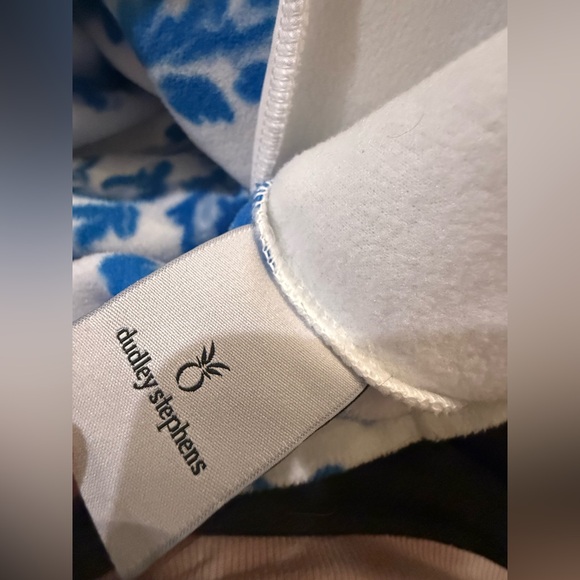 Dudley Stephens x Mestiza. Sheffield Island Pullover. Blue & White Floral. Med. - Picture 11 of 11